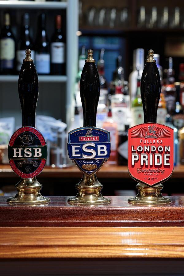 אלטון The Three Horseshoes East Worldham מראה חיצוני תמונה